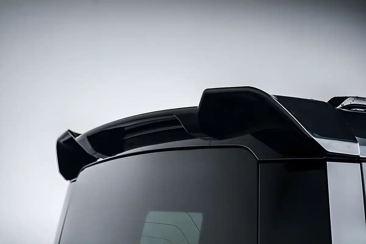 Used 2022 Land Rover Defender 110 Hse Santorini Black - Interior and Exterior details 13
