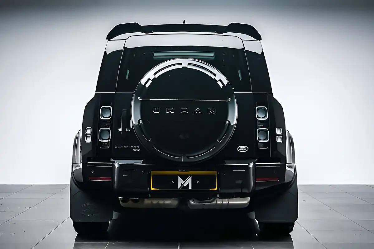 Used 2022 Land Rover Defender 110 Hse Santorini Black - Interior and Exterior details 3