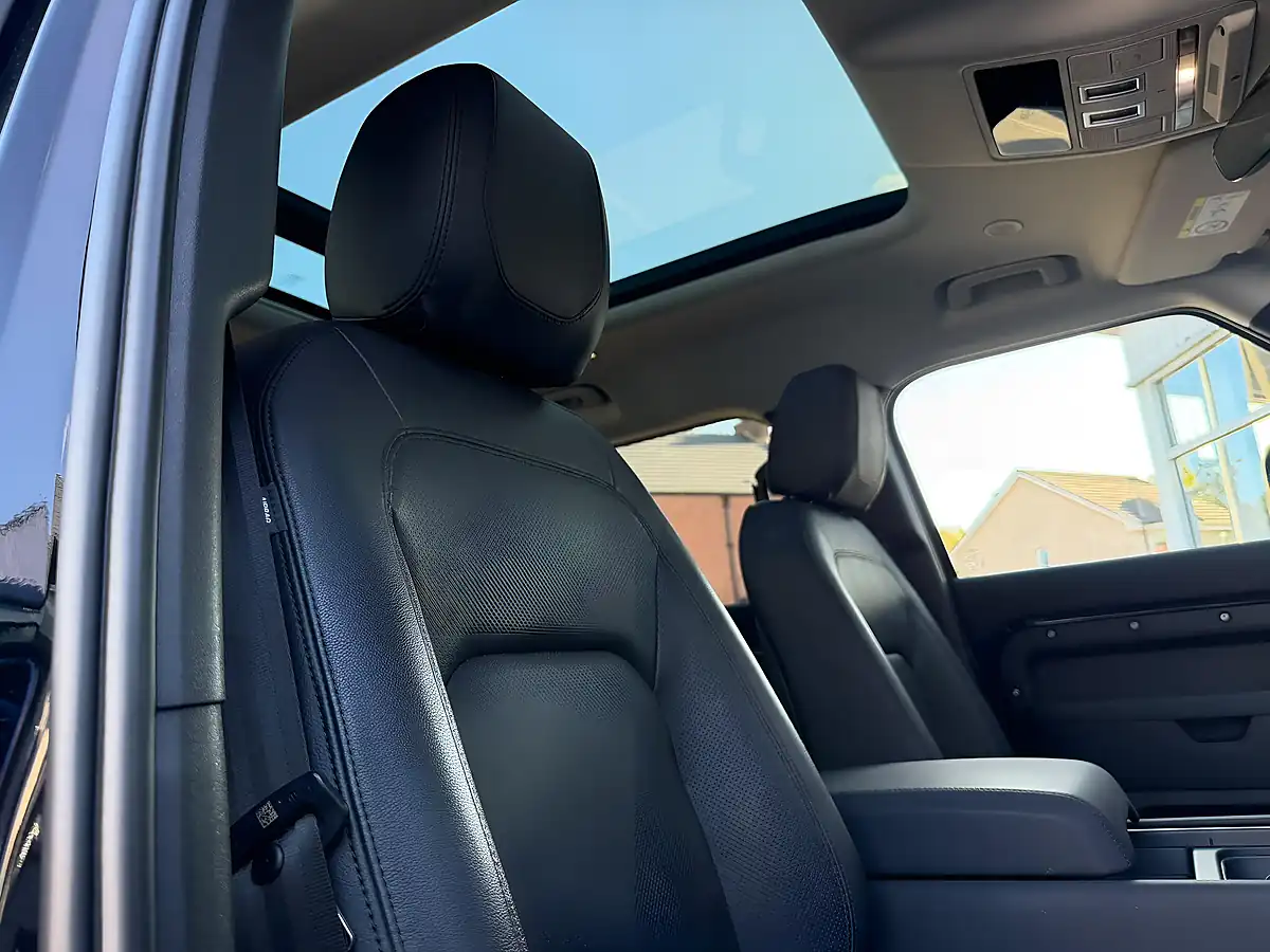 Used 2022 Land Rover Defender 110 Se Black - Interior and Exterior details 13