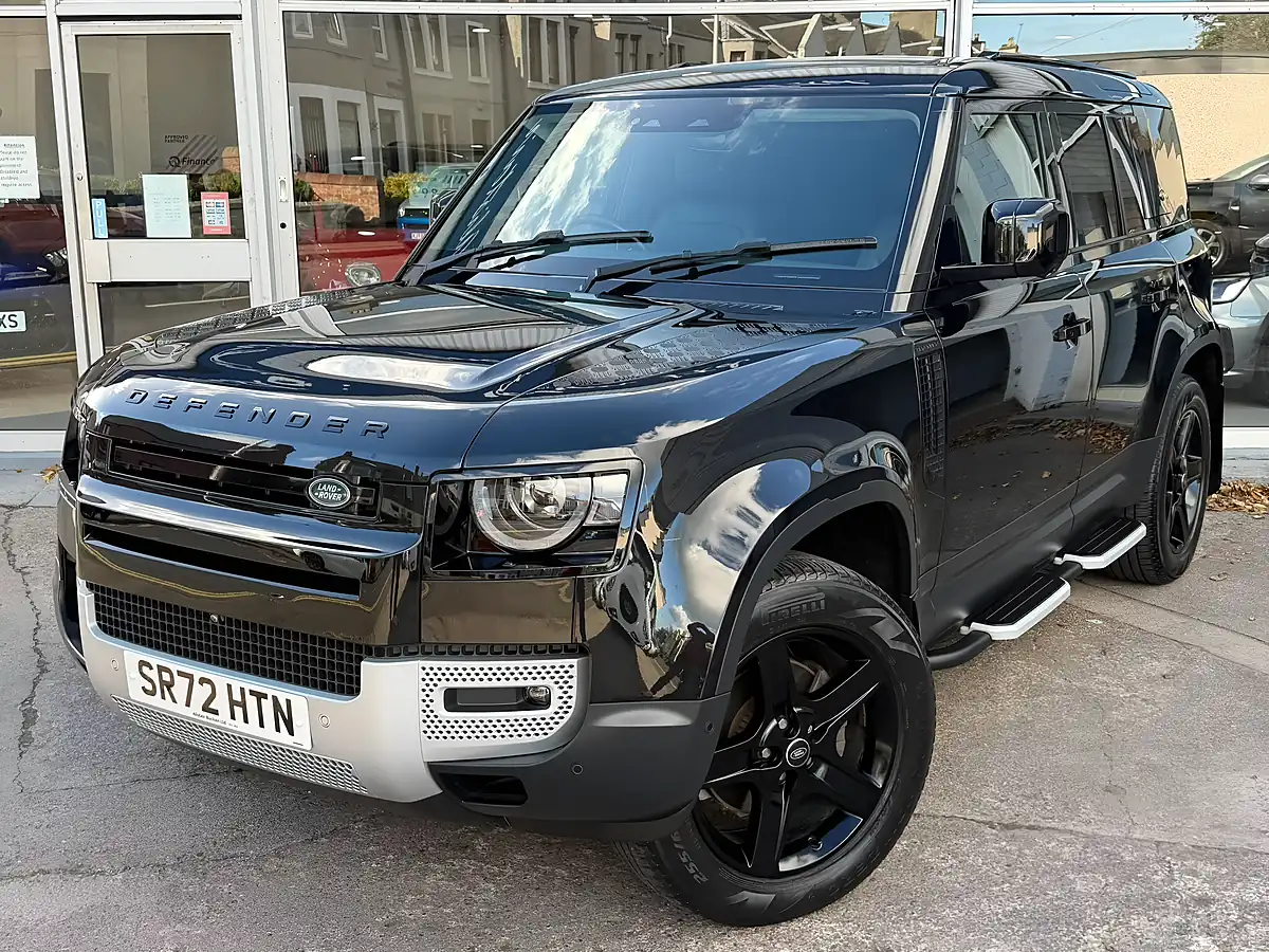 Used 2022 Land Rover Defender 110 Se Black - Interior and Exterior details 6