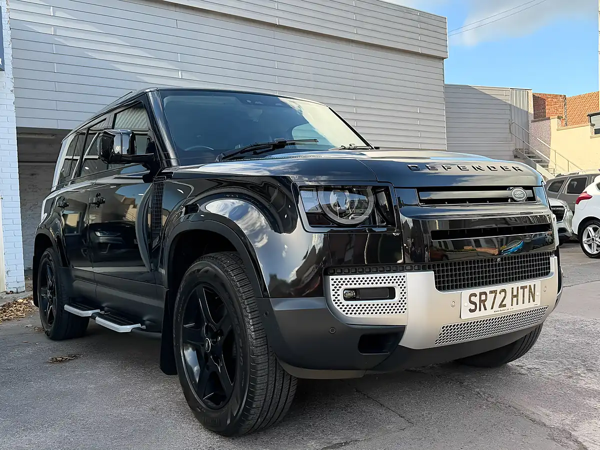 Used 2022 Land Rover Defender 110 Se Black - Interior and Exterior details 7