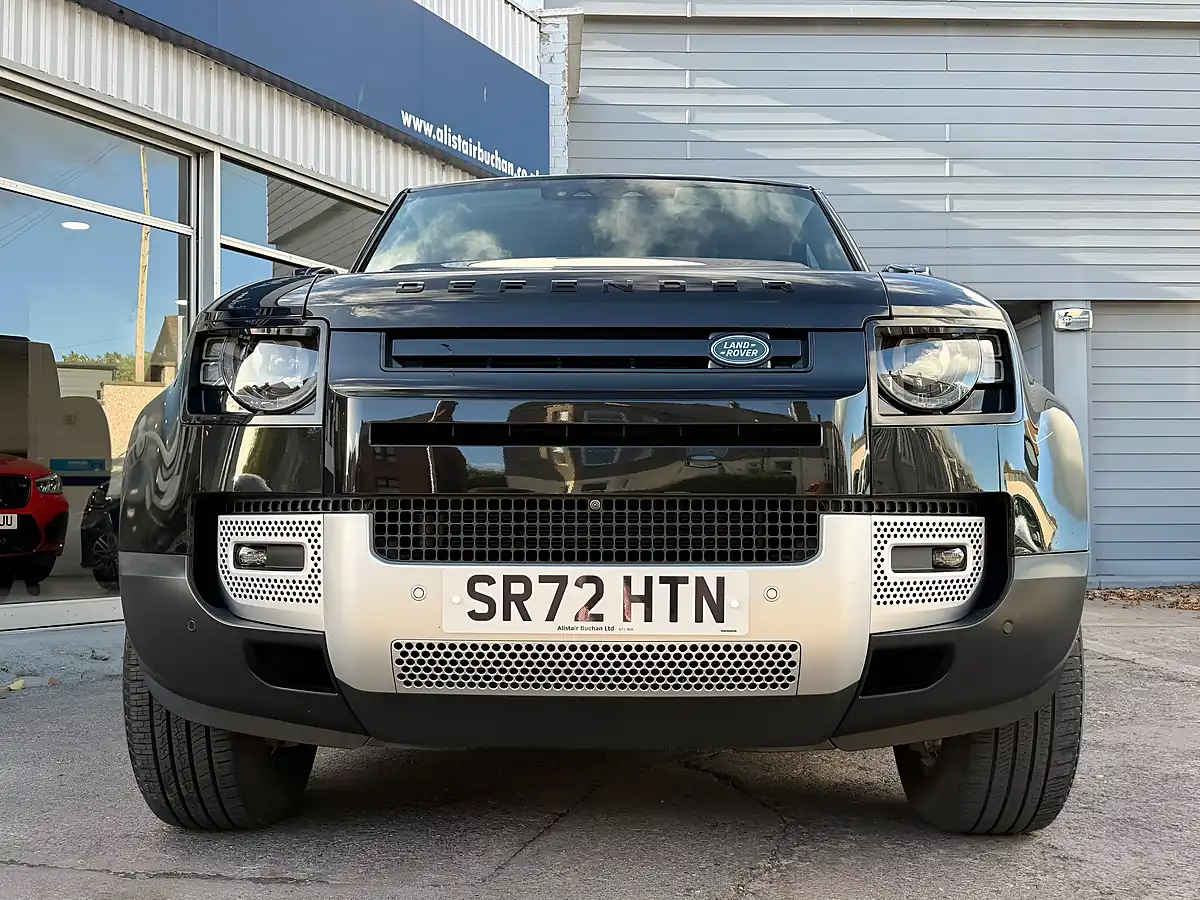 Used 2022 Land Rover Defender 110 Se Black - Interior and Exterior details 8