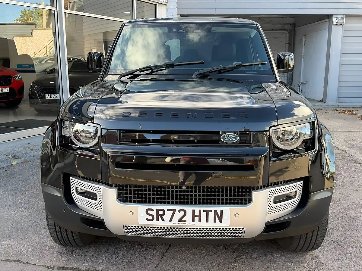 Used 2022 Land Rover Defender 110 Se Black - Interior and Exterior details 9