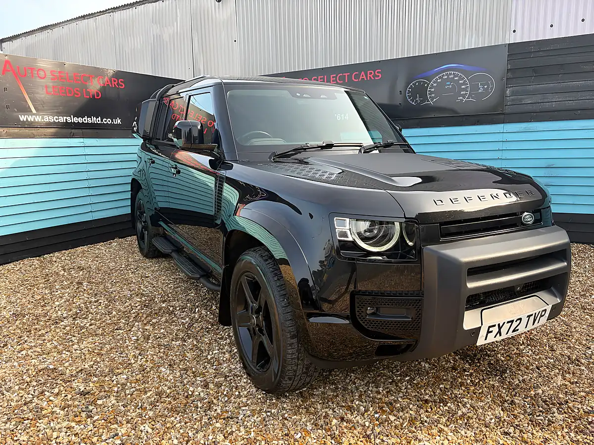 Used 2022 Land Rover Defender 110 Se Hard Top Santorini Black - Interior and Exterior details 4