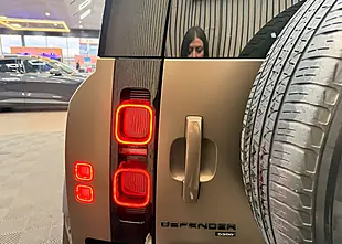 Used 2022 Land Rover Defender 110 X-Dynamic Hse Brown - Interior and Exterior details 17