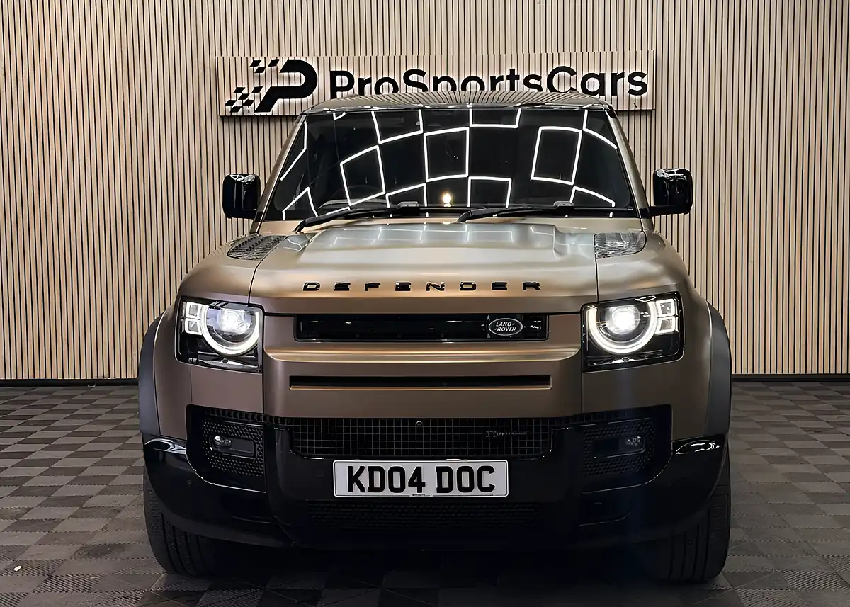 Used 2022 Land Rover Defender 110 X-Dynamic Hse Brown - Interior and Exterior details 3