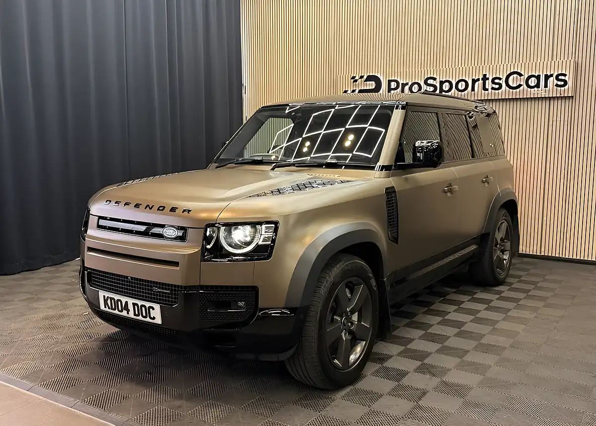 Used 2022 Land Rover Defender 110 X-Dynamic Hse Brown - Interior and Exterior details 4