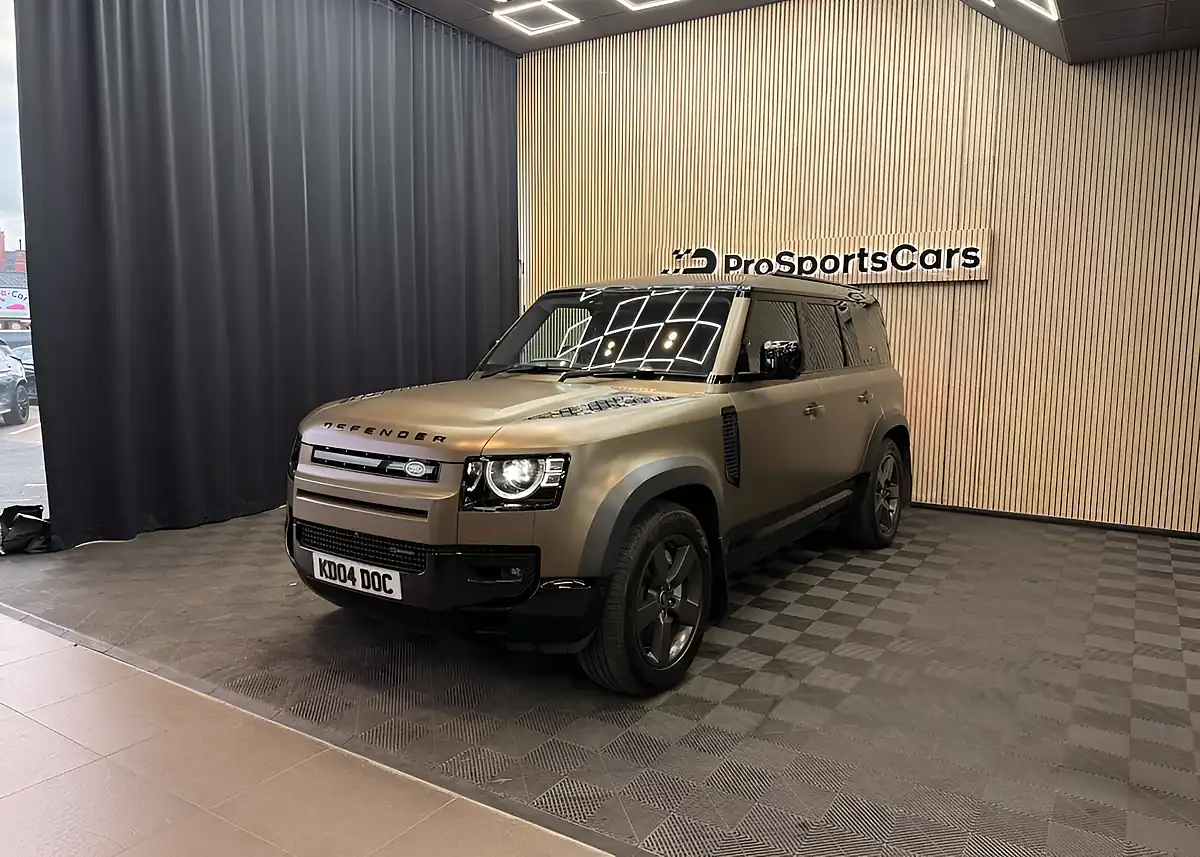 Used 2022 Land Rover Defender 110 X-Dynamic Hse Brown - Interior and Exterior details 5