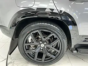 Used 2022 Land Rover Defender 110 X-Dynamic Hse Eiger Grey - Interior and Exterior details 19
