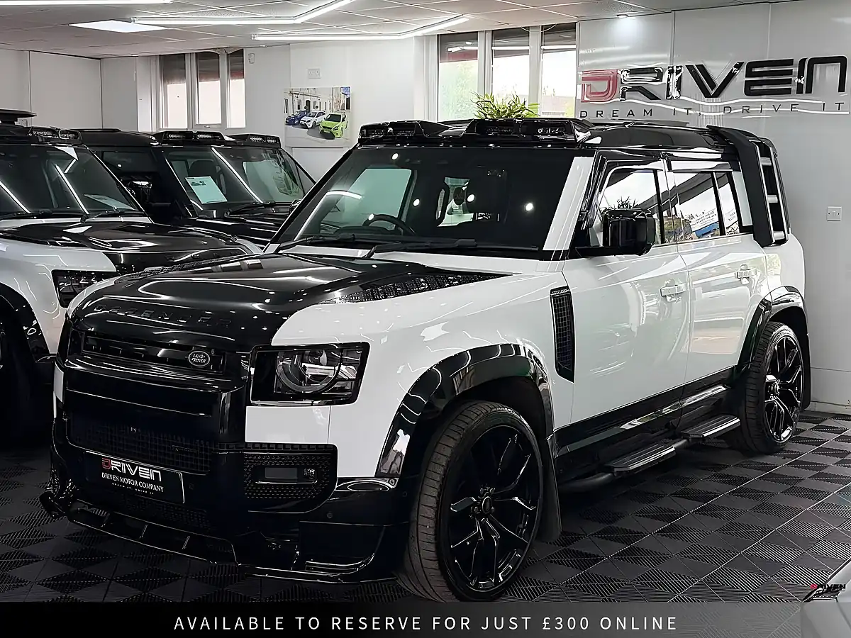 Used 2022 Land Rover Defender 110 X-Dynamic S White - Interior and Exterior details 7