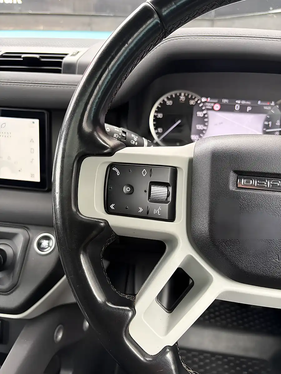 Used 2022 Land Rover Defender 110 X-Dynamic Se Santorini Black - Interior and Exterior details 15
