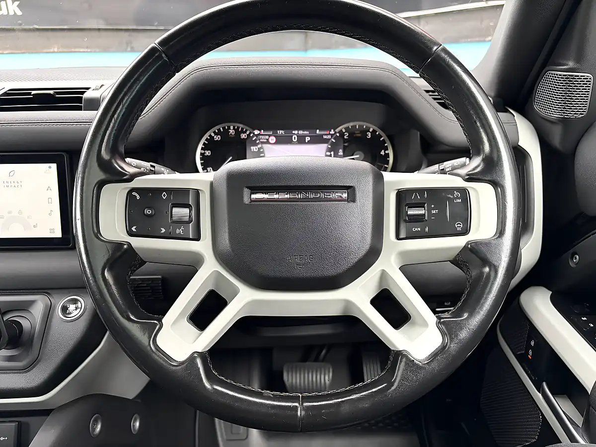 Used 2022 Land Rover Defender 110 X-Dynamic Se Santorini Black - Interior and Exterior details 16