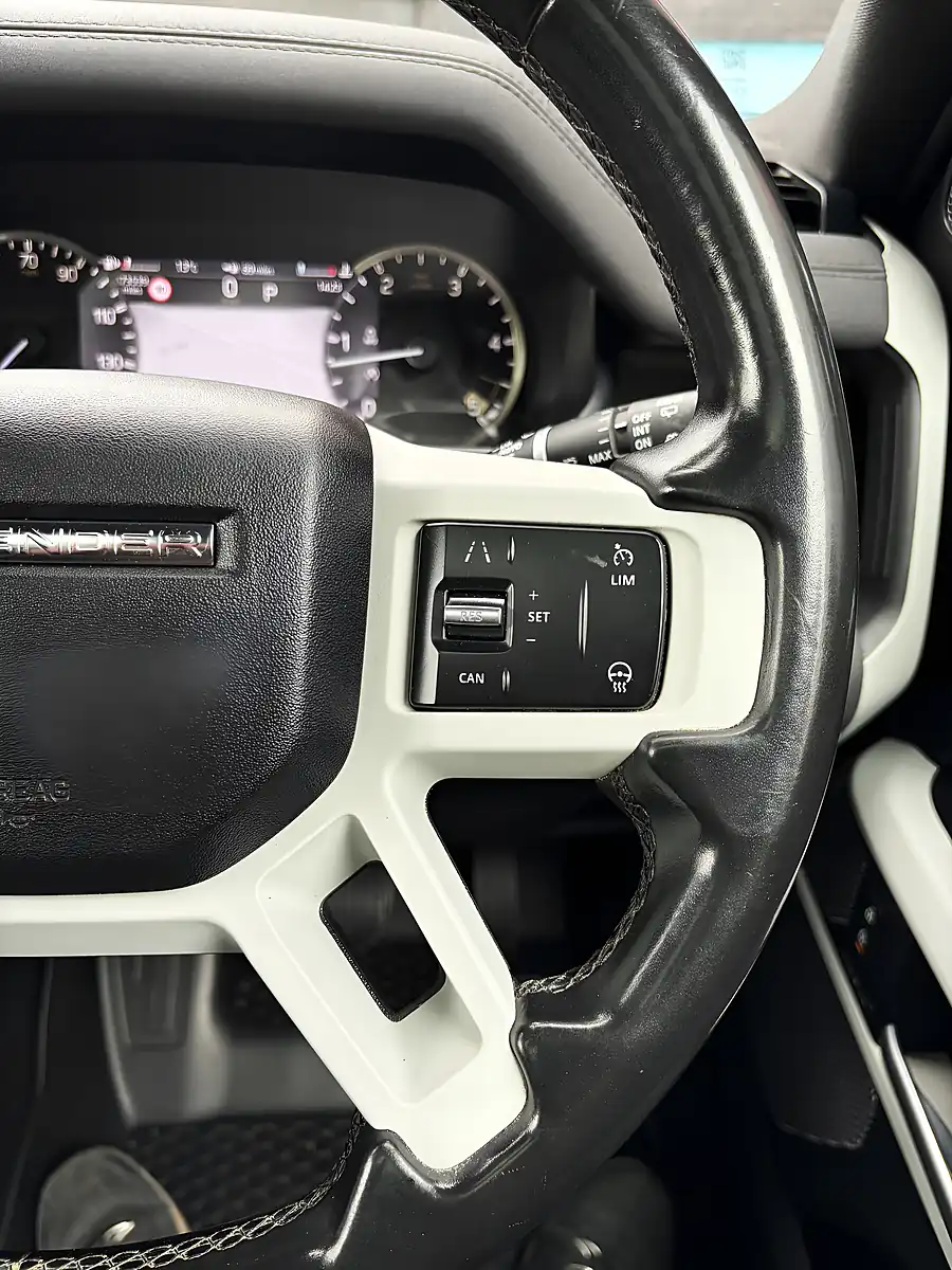 Used 2022 Land Rover Defender 110 X-Dynamic Se Santorini Black - Interior and Exterior details 17