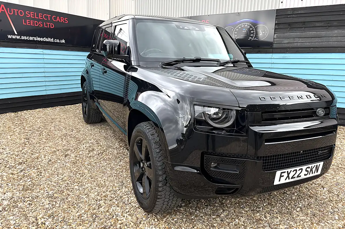 Used 2022 Land Rover Defender 110 X-Dynamic Se Santorini Black - Interior and Exterior details 3