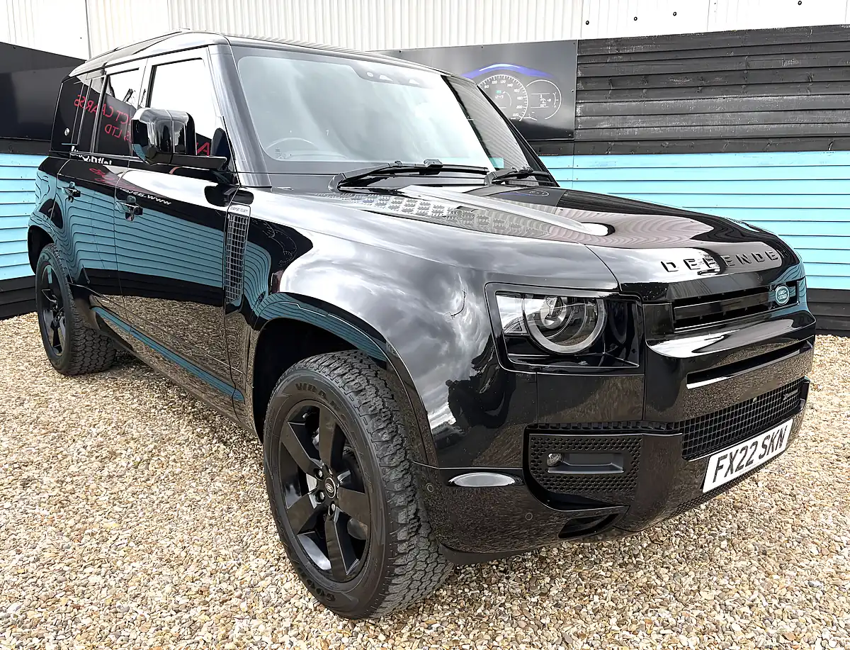 Used 2022 Land Rover Defender 110 X-Dynamic Se Santorini Black - Interior and Exterior details 4