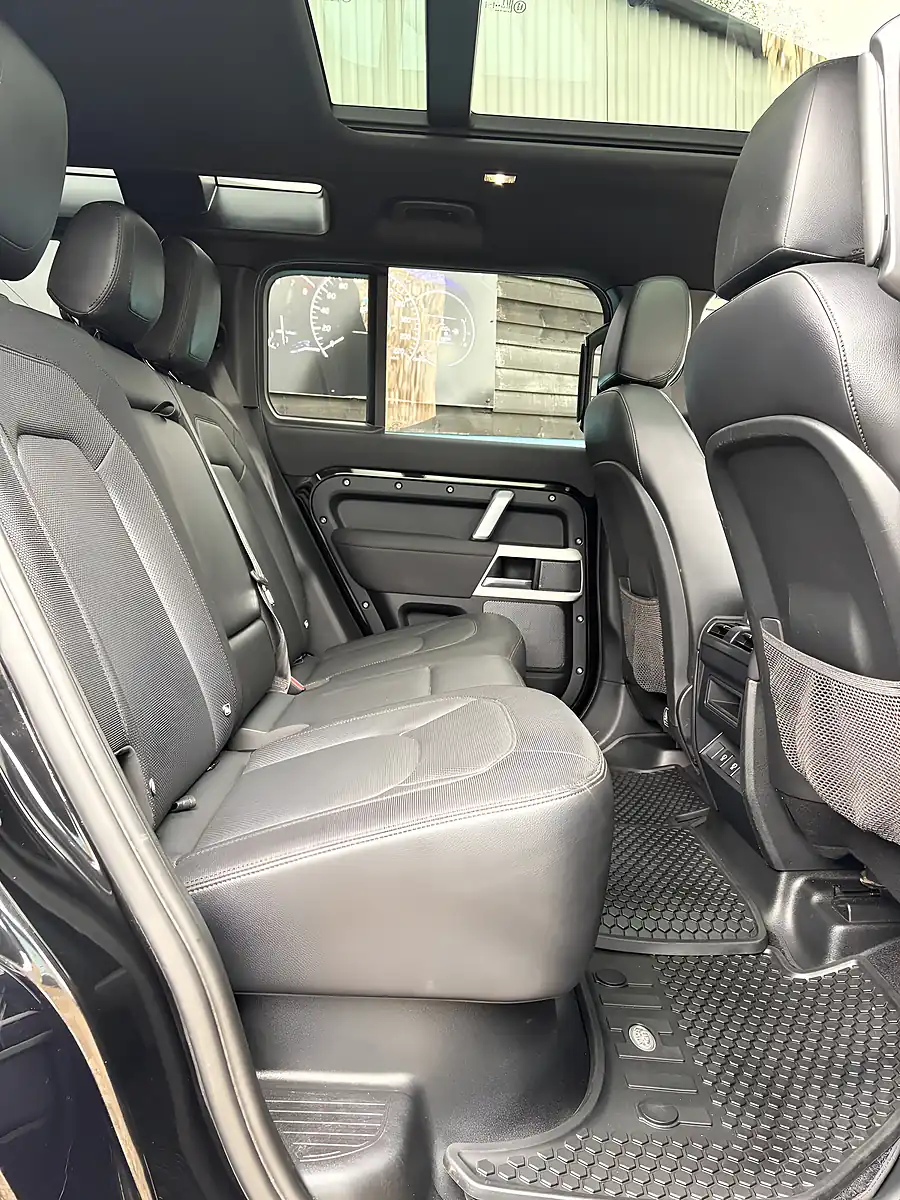 Used 2022 Land Rover Defender 110 X-Dynamic Se Santorini Black - Interior and Exterior details 6
