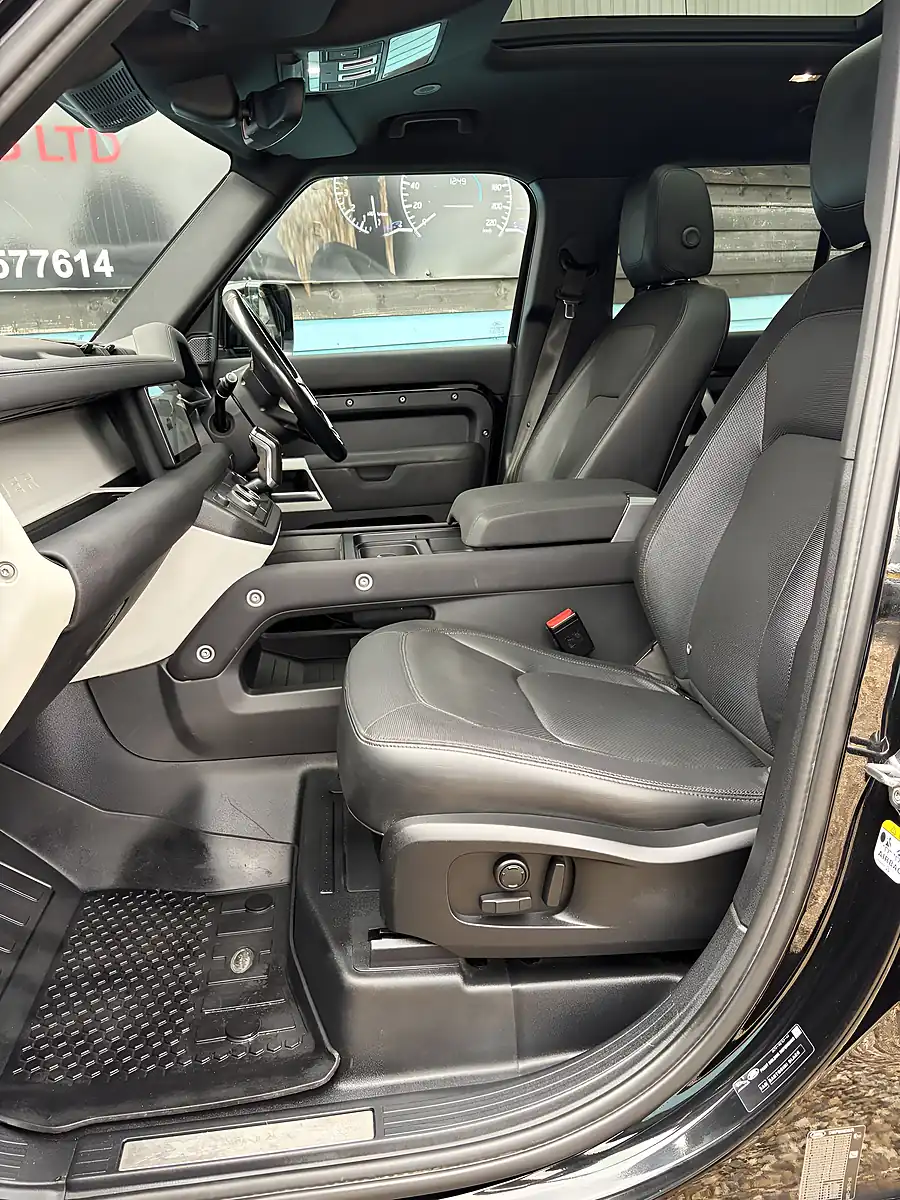 Used 2022 Land Rover Defender 110 X-Dynamic Se Santorini Black - Interior and Exterior details 8