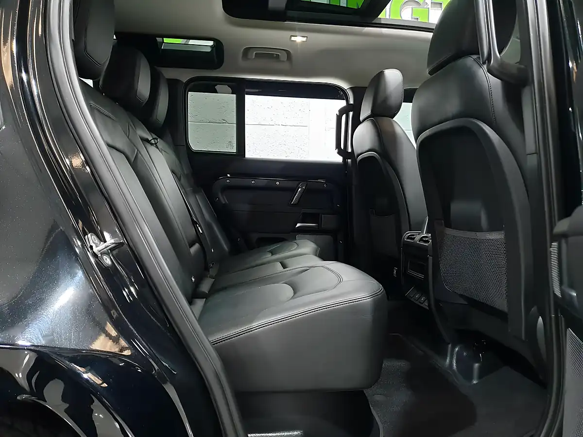 Used 2022 Land Rover Defender 110 Xs Edition Black - Interior and Exterior details 15