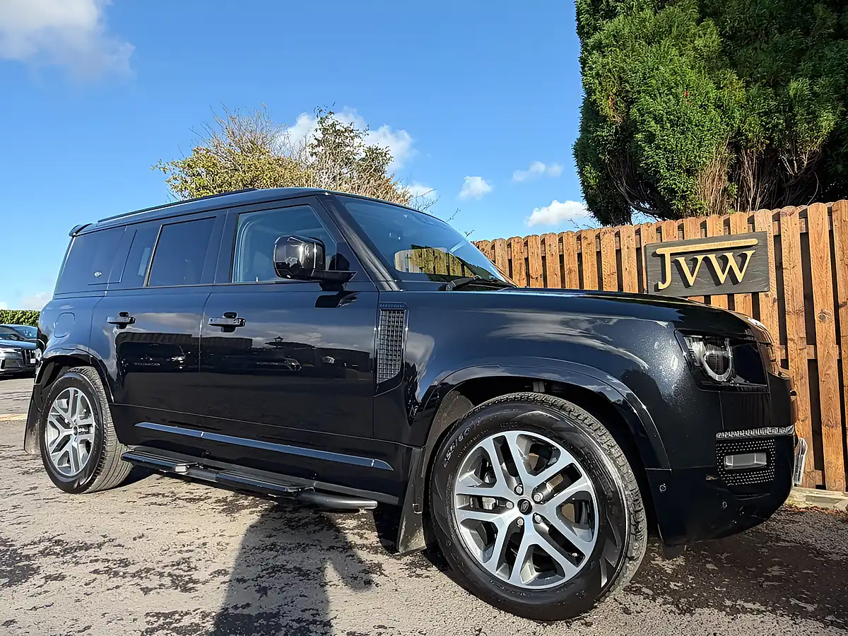 Used 2022 Land Rover Defender 110 Xs Edition Santorini Black Metallic - Interior and Exterior details 8