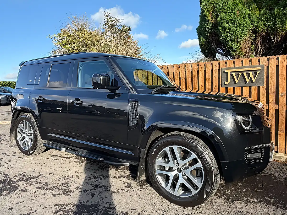 Used 2022 Land Rover Defender 110 Xs Edition Santorini Black Metallic - Interior and Exterior details 9