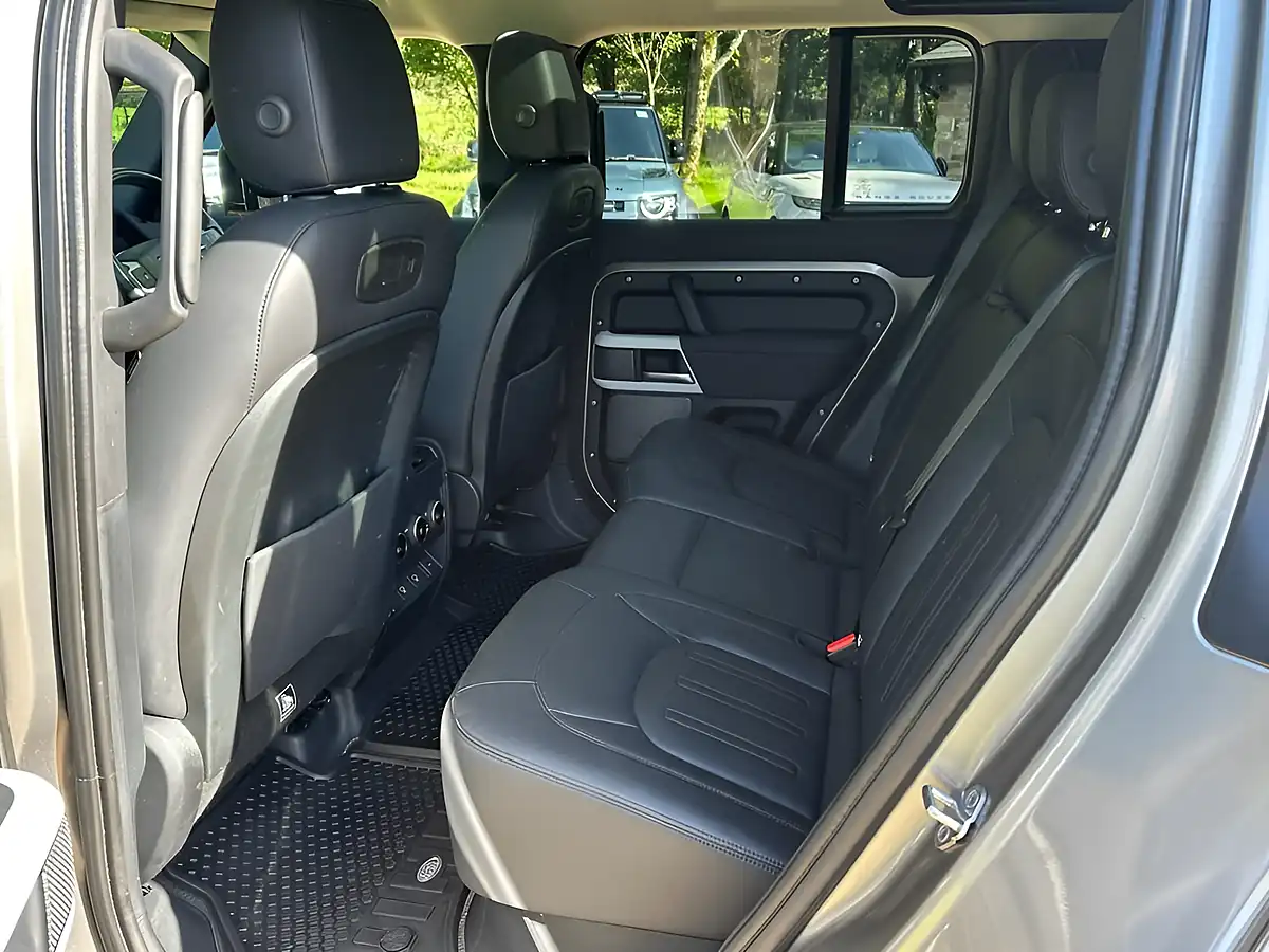 Used 2022 Land Rover Defender 110 Xs Edition Silver - Interior and Exterior details 15
