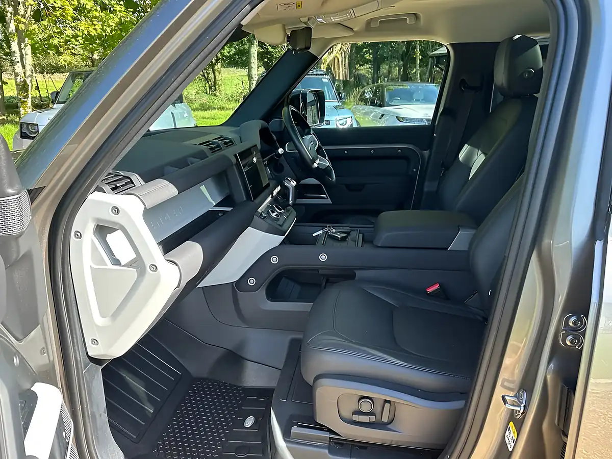 Used 2022 Land Rover Defender 110 Xs Edition Silver - Interior and Exterior details 17