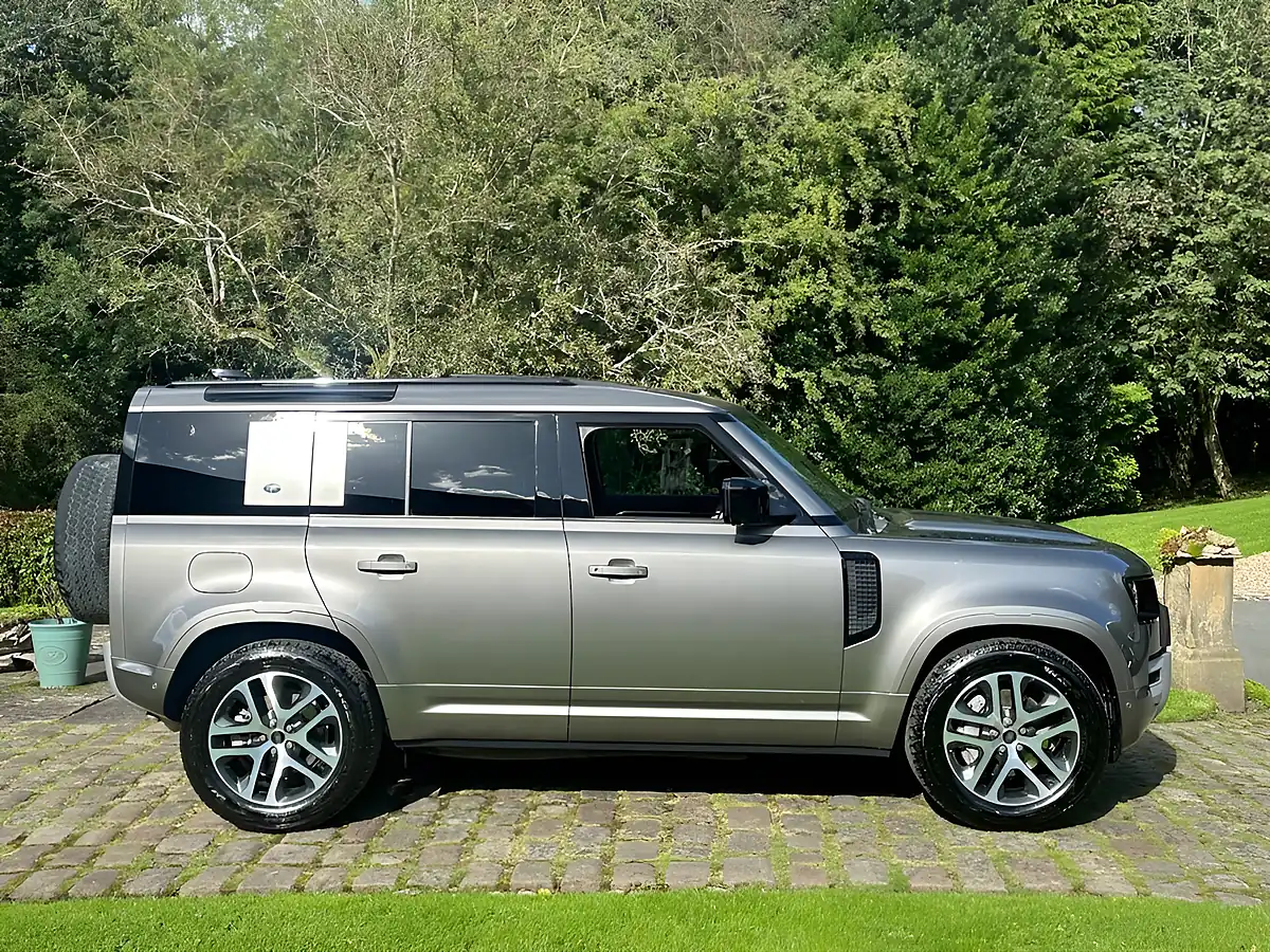 Used 2022 Land Rover Defender 110 Xs Edition Silver - Interior and Exterior details 4