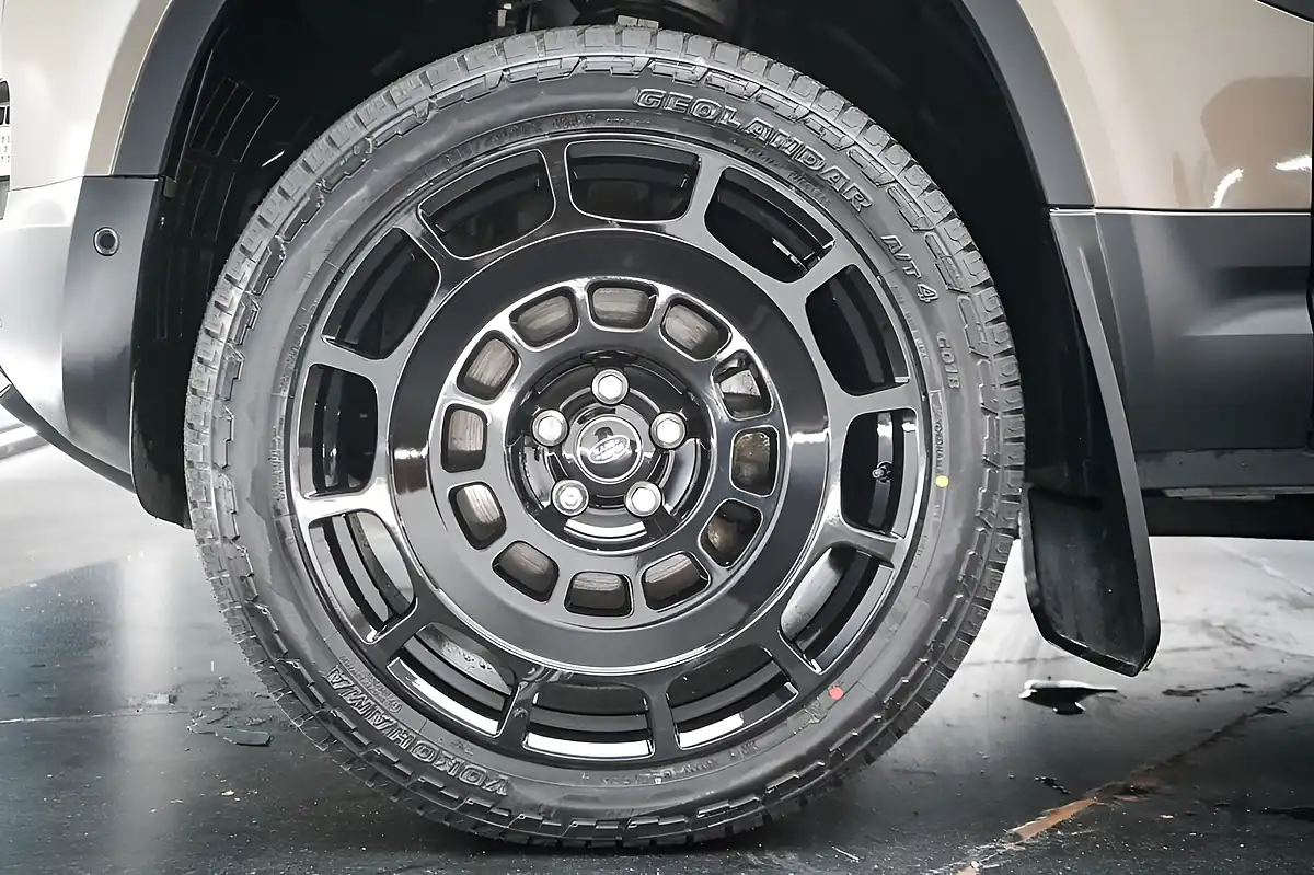 Used 2022 Land Rover Defender 90 Hard Top Gondwana Stone - Interior and Exterior details 19