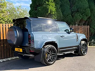 Used 2022 Land Rover Defender 90 X-Dynamic Hse Tasman Blue - Interior and Exterior details 10