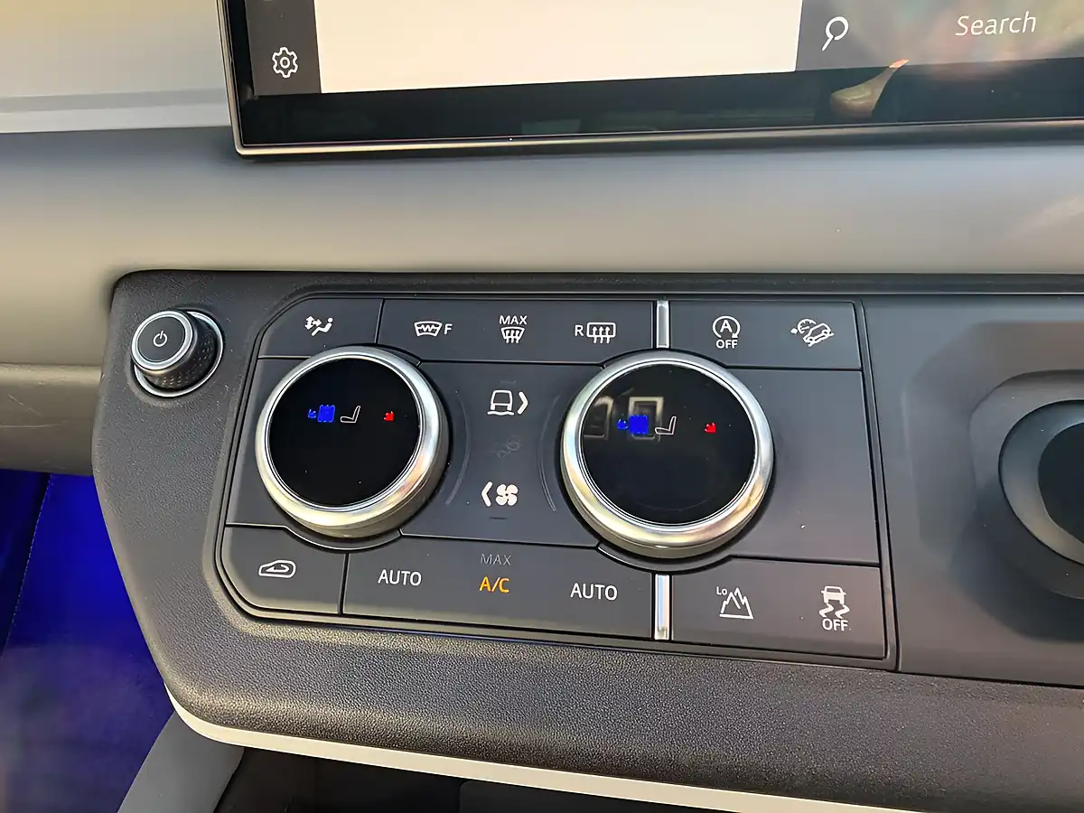 Used 2022 Land Rover Defender 90 X-Dynamic Hse Tasman Blue - Interior and Exterior details 16