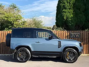Used 2022 Land Rover Defender 90 X-Dynamic Hse Tasman Blue - Interior and Exterior details 2