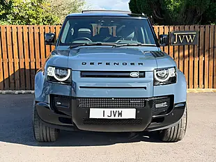 Used 2022 Land Rover Defender 90 X-Dynamic Hse Tasman Blue - Interior and Exterior details 20