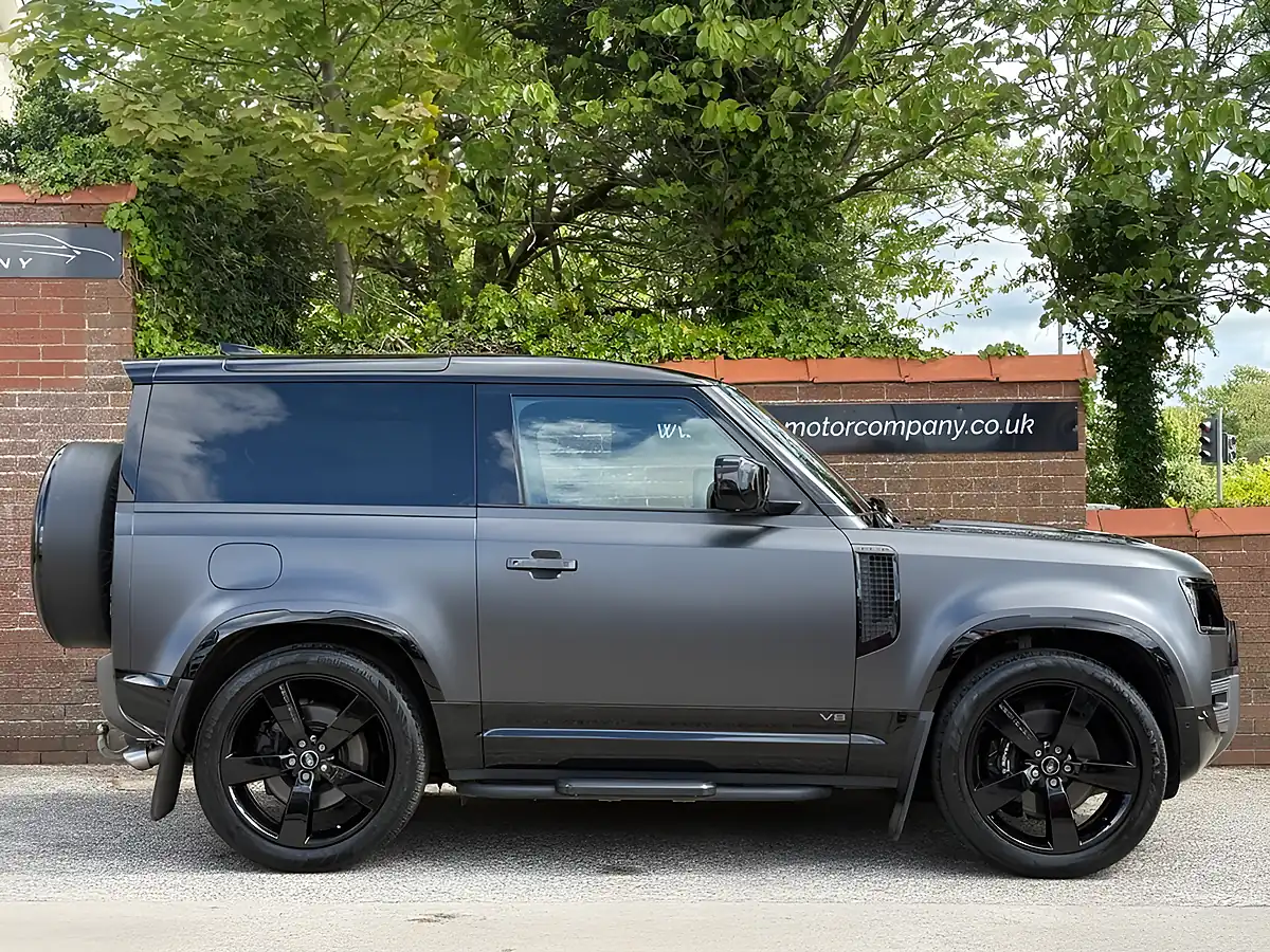 Used 2022 Land Rover Defender Carpathian Edition Carpathian Grey - Interior and Exterior details 3