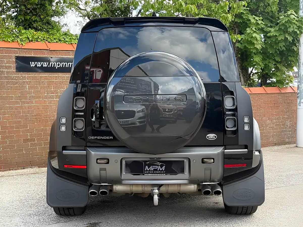 Used 2022 Land Rover Defender Carpathian Edition Carpathian Grey - Interior and Exterior details 8