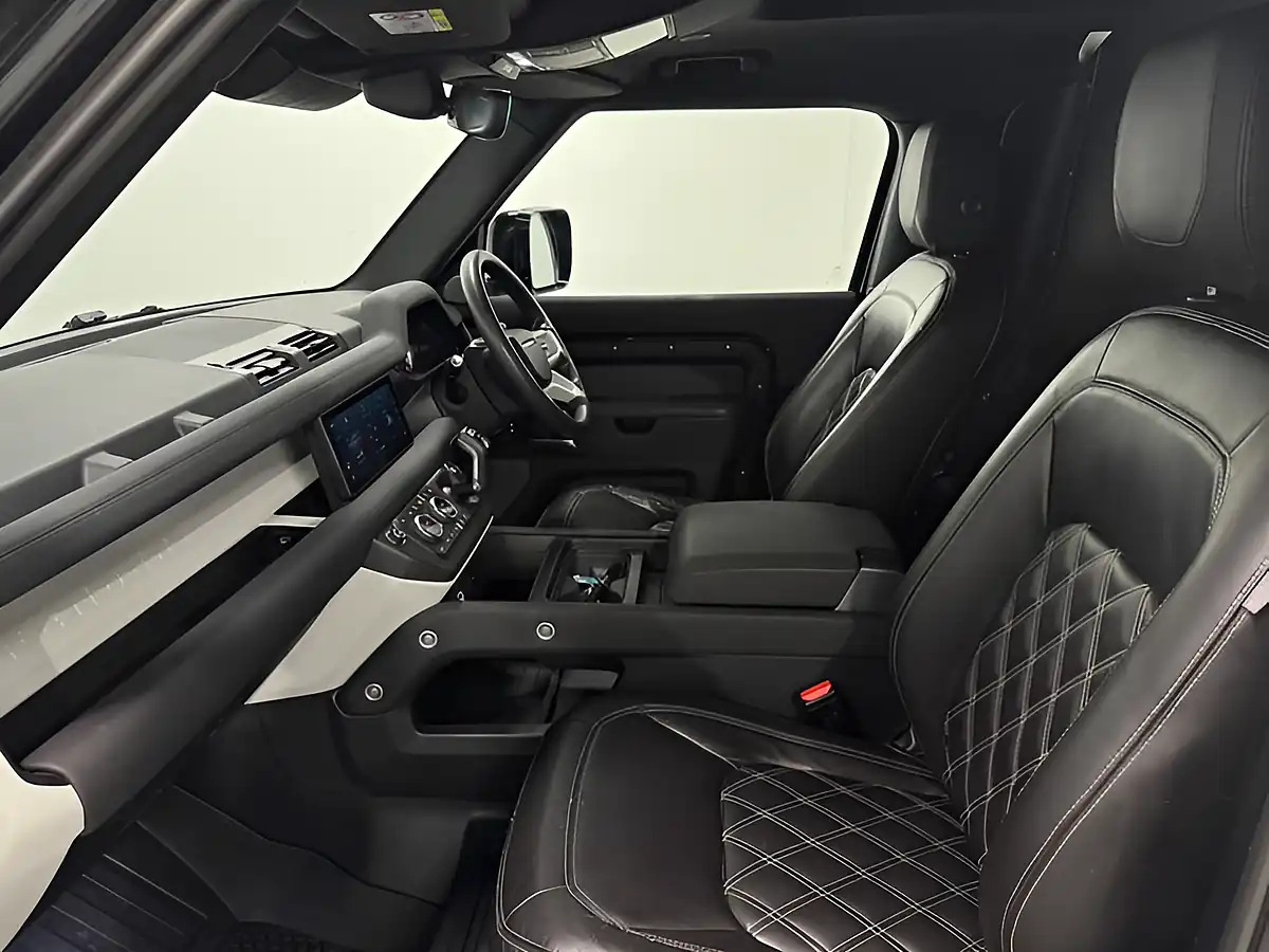 Used 2022 Land Rover Defender Hard Top Black - Interior and Exterior details 13