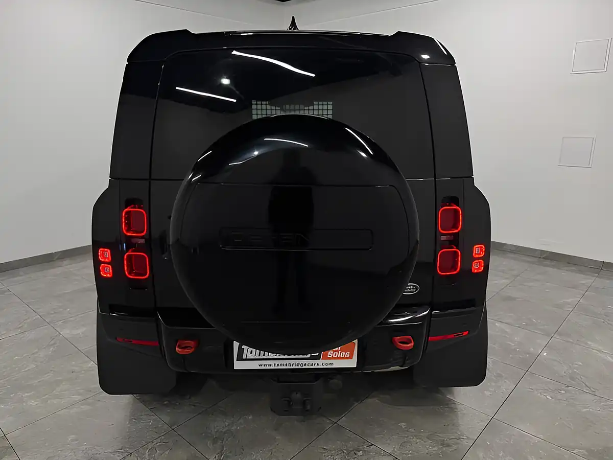 Used 2022 Land Rover Defender Hard Top Black - Interior and Exterior details 5