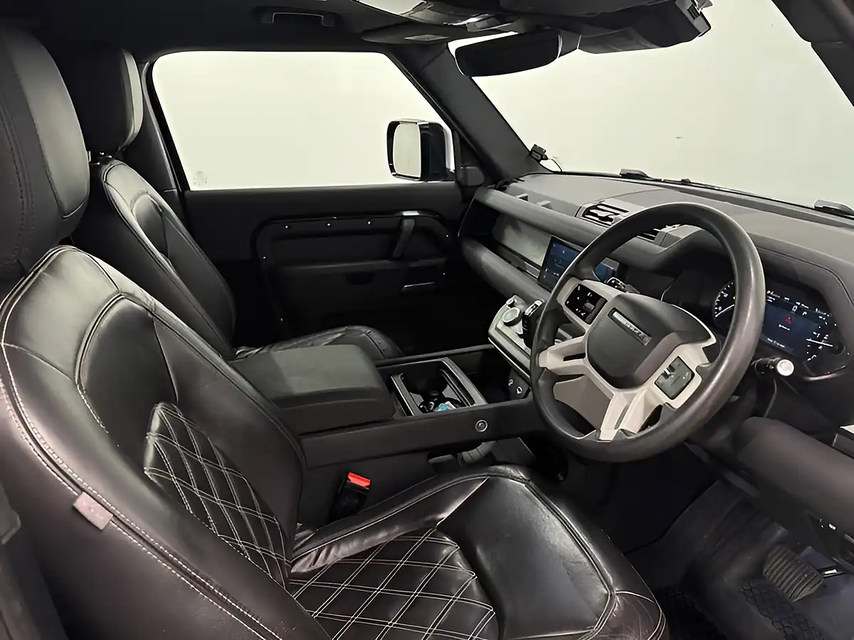 Used 2022 Land Rover Defender Hard Top Black - Interior and Exterior details 7