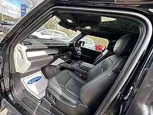 Used 2022 Land Rover Defender Hse Black - Interior and Exterior details 10
