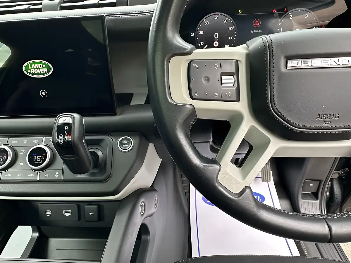 Used 2022 Land Rover Defender Hse Black - Interior and Exterior details 15
