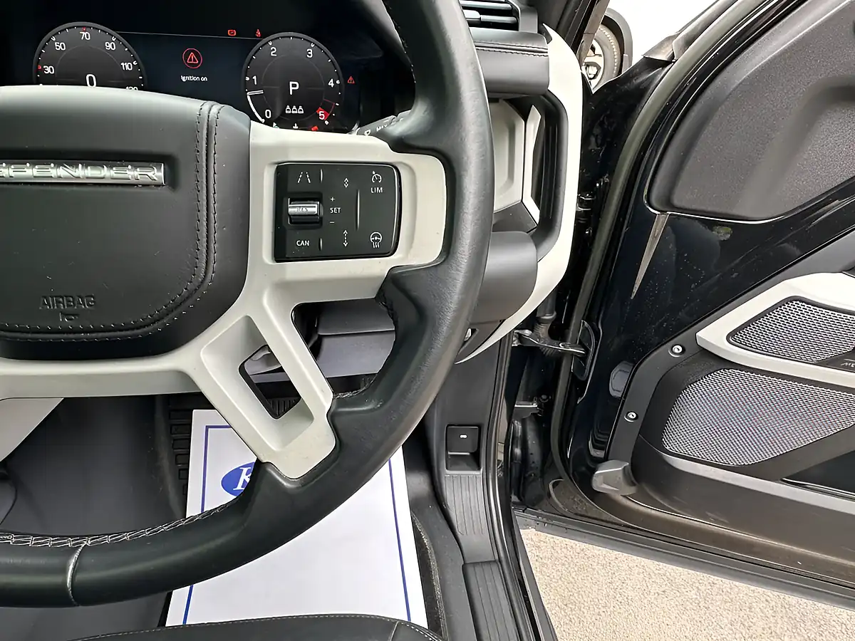 Used 2022 Land Rover Defender Hse Black - Interior and Exterior details 16