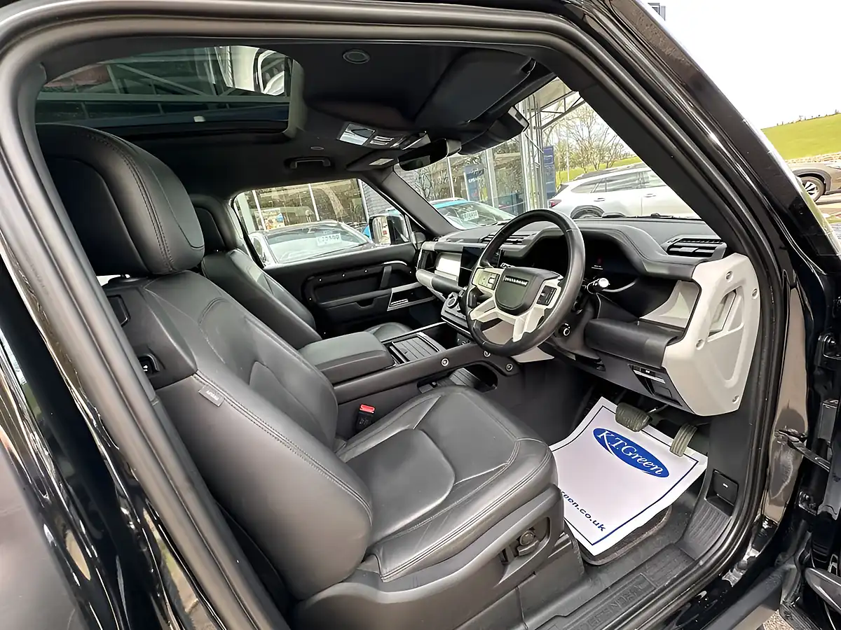 Used 2022 Land Rover Defender Hse Black - Interior and Exterior details 8
