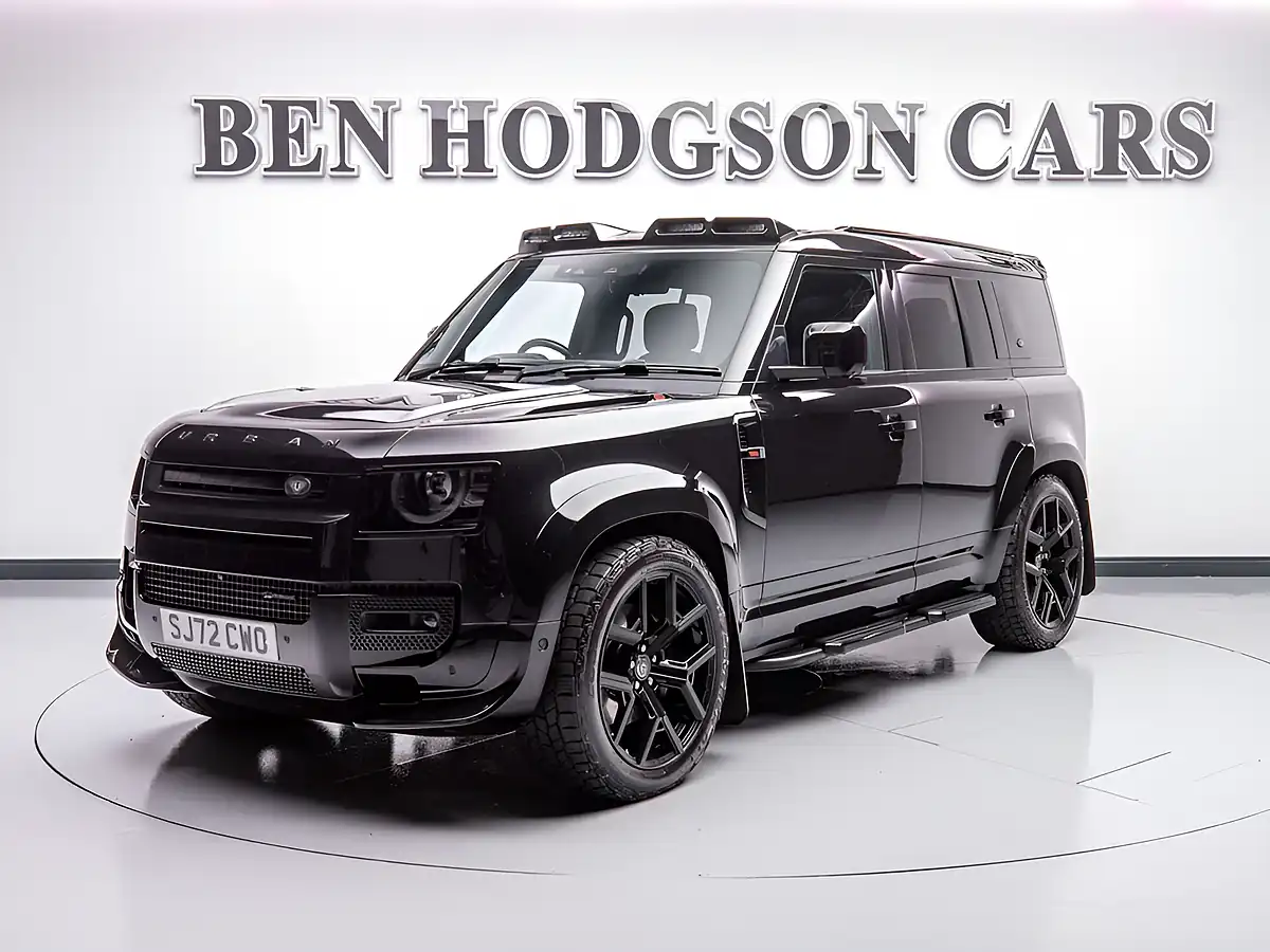 Used 2022 Land Rover Defender X-Dynamic Hse Black - Front View