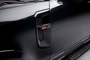 Used 2022 Land Rover Defender X-Dynamic Hse Black - Interior and Exterior details 13