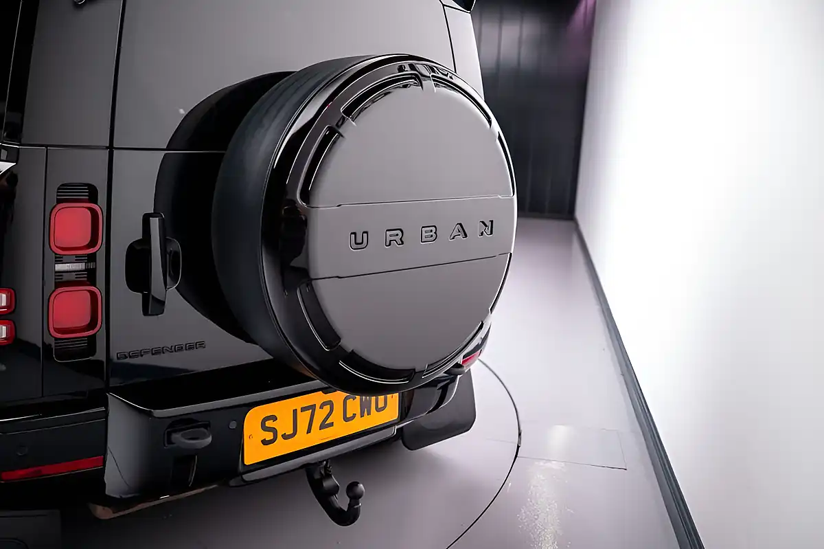 Used 2022 Land Rover Defender X-Dynamic Hse Black - Interior and Exterior details 6