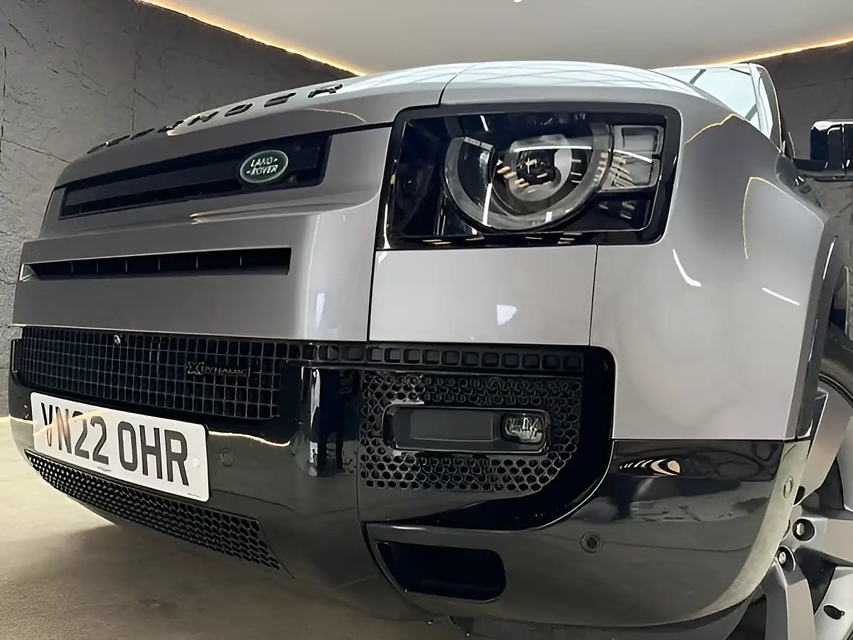 Used 2022 Land Rover Defender X-Dynamic Hse Grey - Interior and Exterior details 14