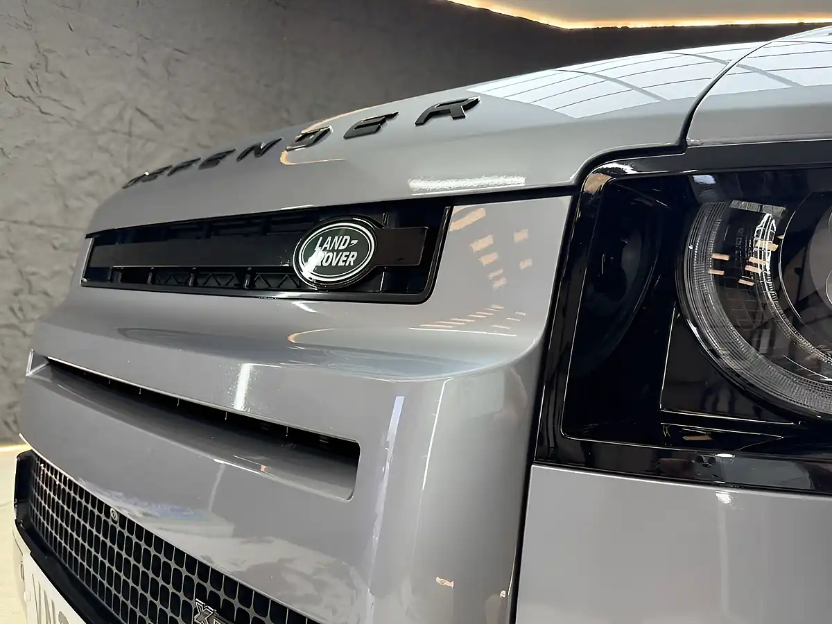Used 2022 Land Rover Defender X-Dynamic Hse Grey - Interior and Exterior details 16