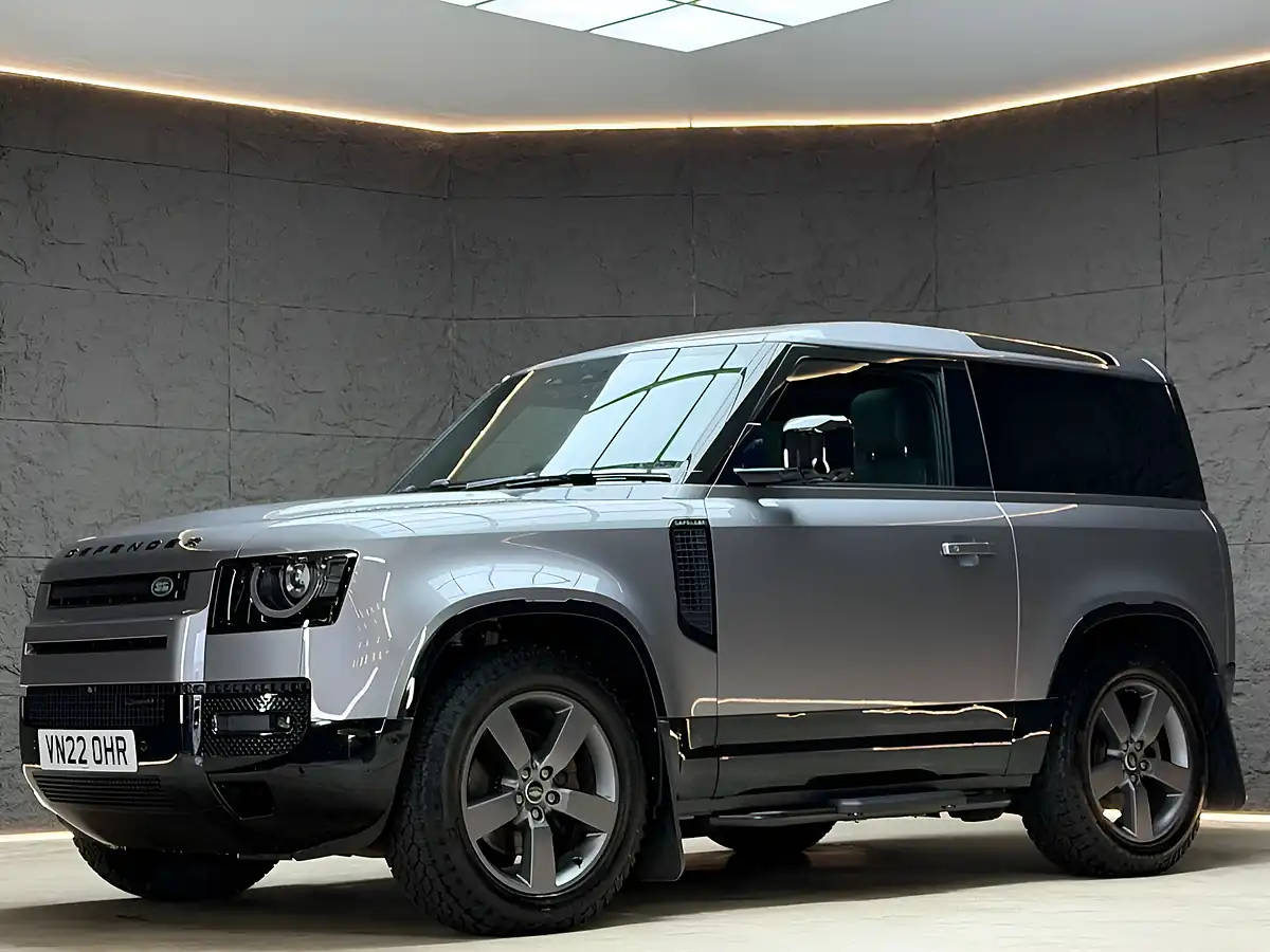 Used 2022 Land Rover Defender X-Dynamic Hse Grey - Interior and Exterior details 2