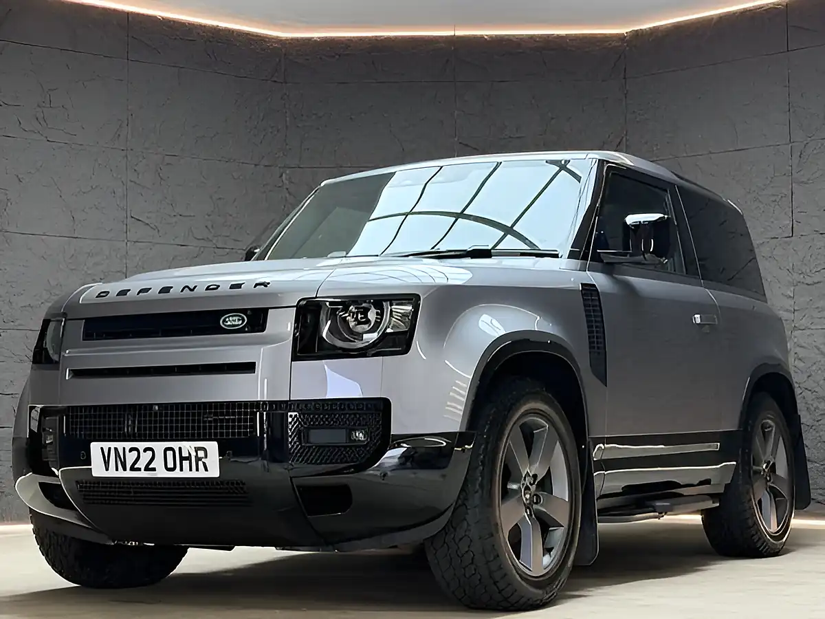 Used 2022 Land Rover Defender X-Dynamic Hse Grey - Interior and Exterior details 4