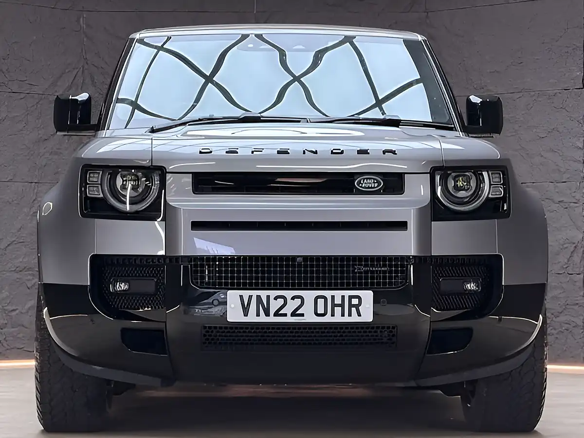 Used 2022 Land Rover Defender X-Dynamic Hse Grey - Interior and Exterior details 7