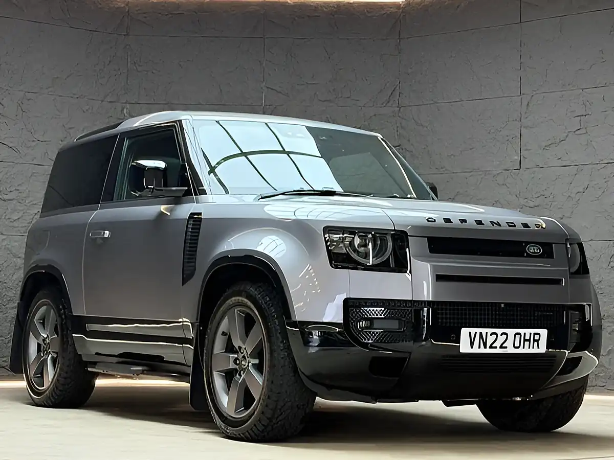 Used 2022 Land Rover Defender X-Dynamic Hse Grey - Interior and Exterior details 8